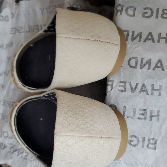 BNIB Love Flats by Loly in the Sky - Picture 5 of 8